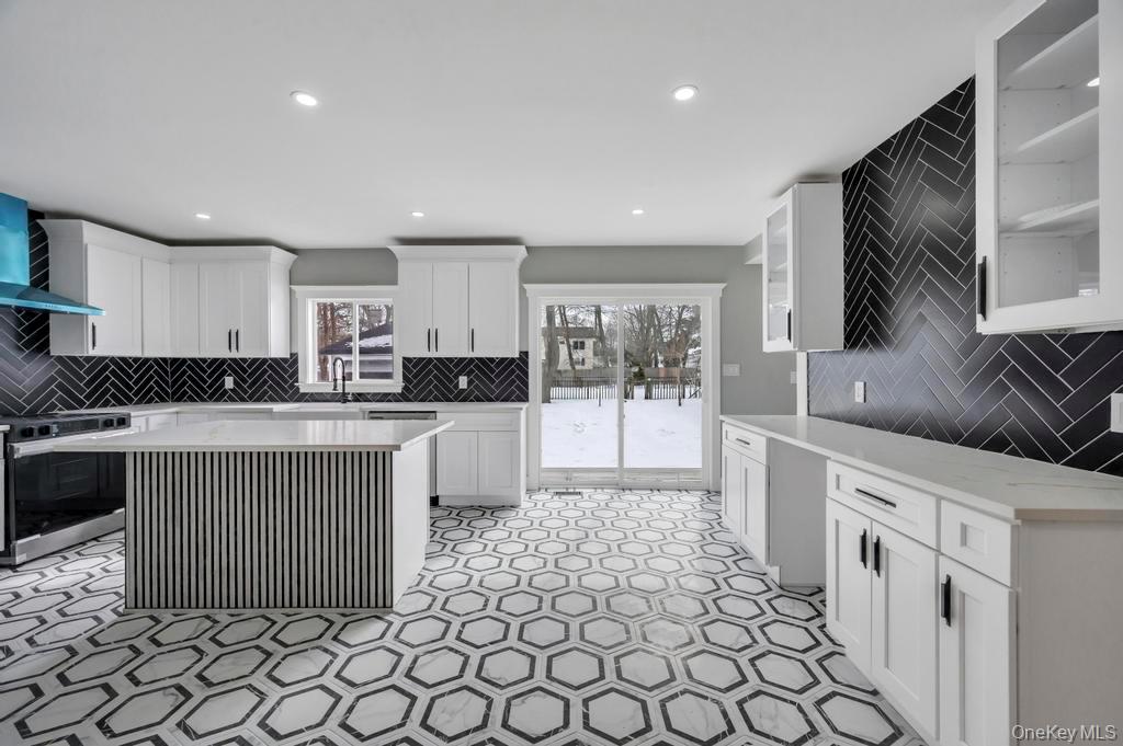 #15 photo, 74 Lincoln Avenue, Islip Terrace , NY 11752