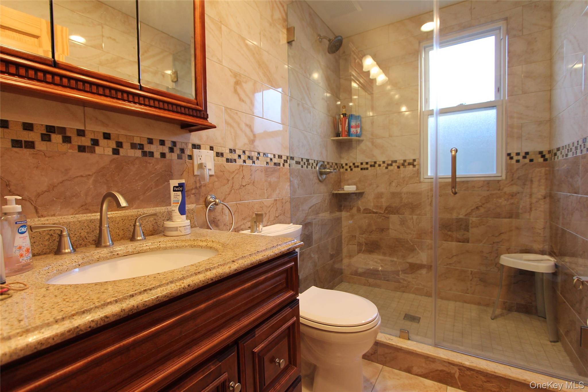 #9 photo, 69-23 64th Place, Glendale , NY 11385