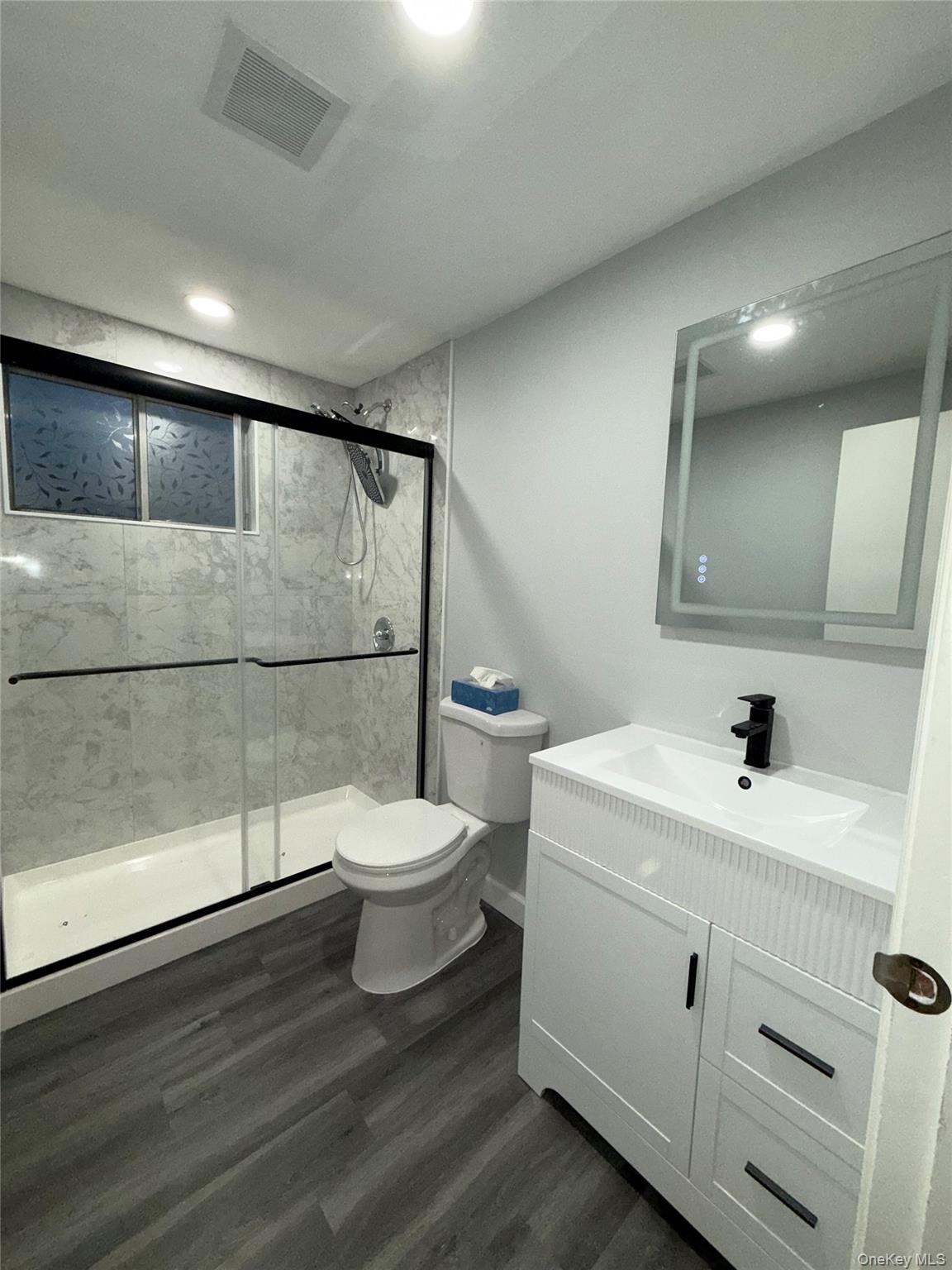 #11 photo, 227 N Walnut Street, नासाउ काउंटी Massapequa , NY 11758