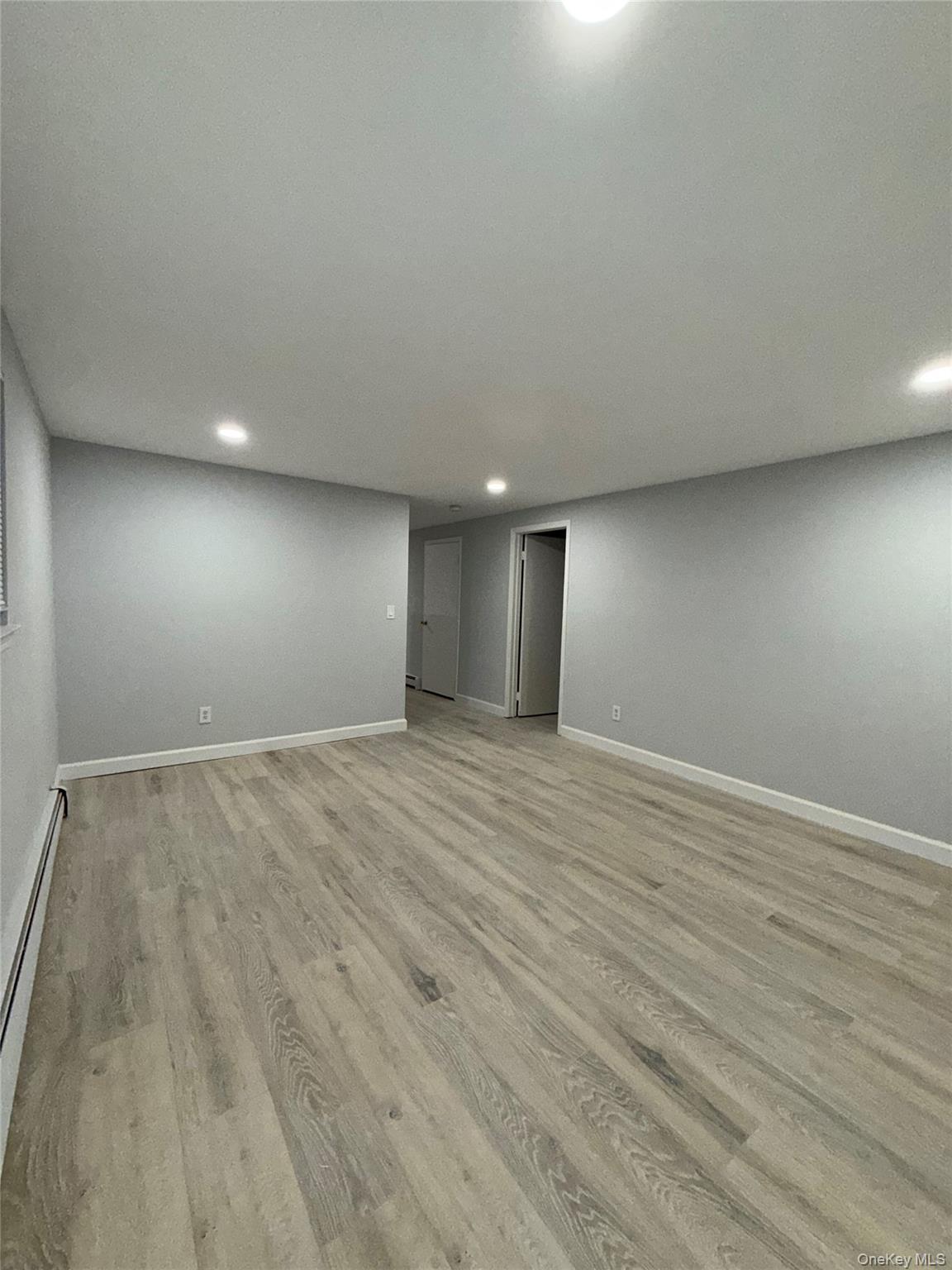 #15 photo, 227 N Walnut Street, नासाउ काउंटी Massapequa , NY 11758