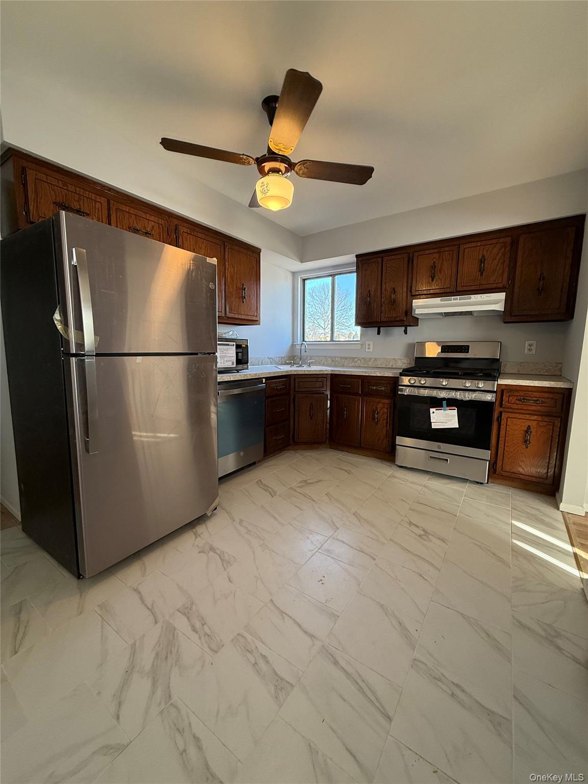 #2 photo, 227 N Walnut Street, नासाउ काउंटी Massapequa , NY 11758