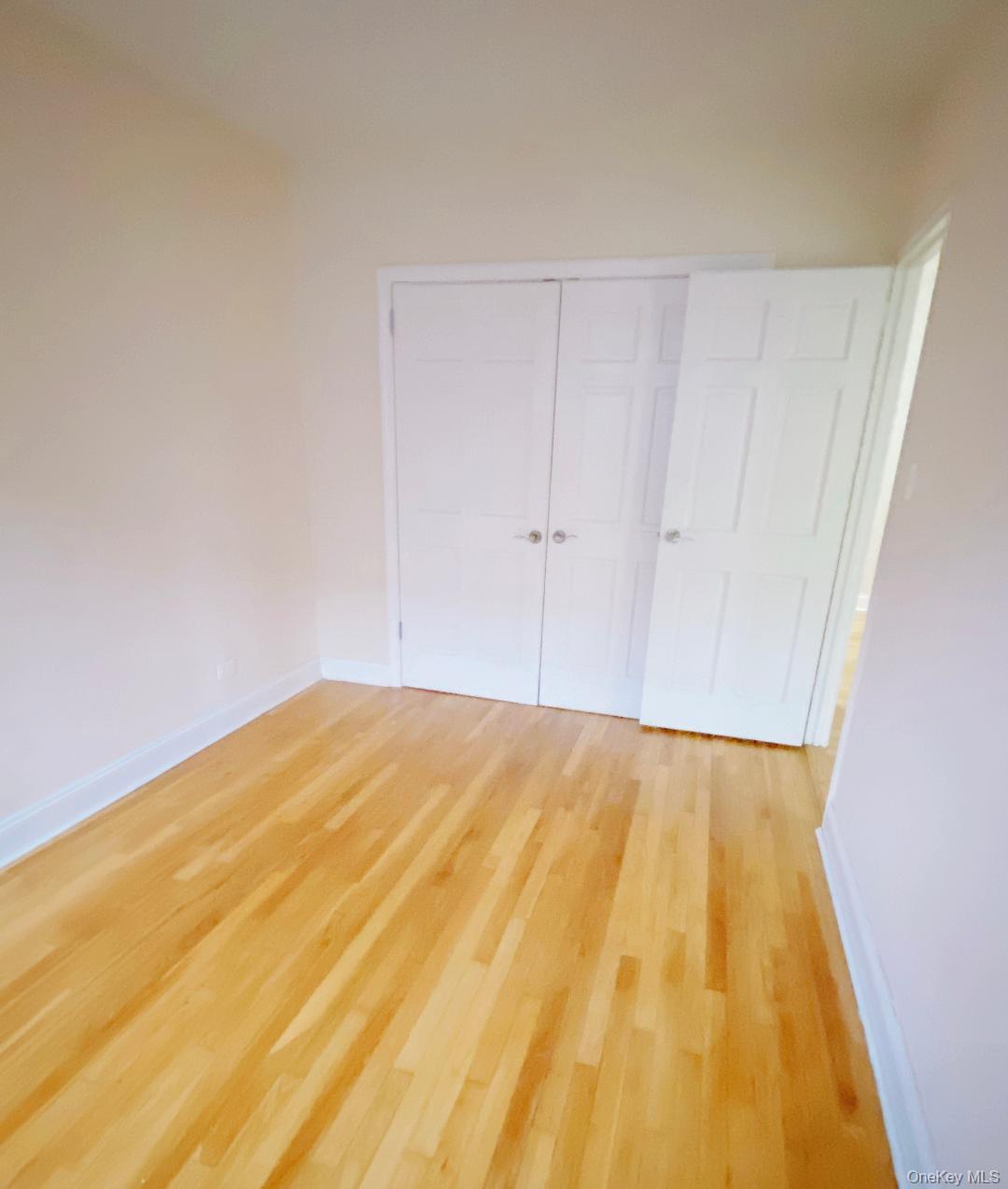 #6 photo, 104-20 68th Drive, קווינס Forest Hills , NY 11375