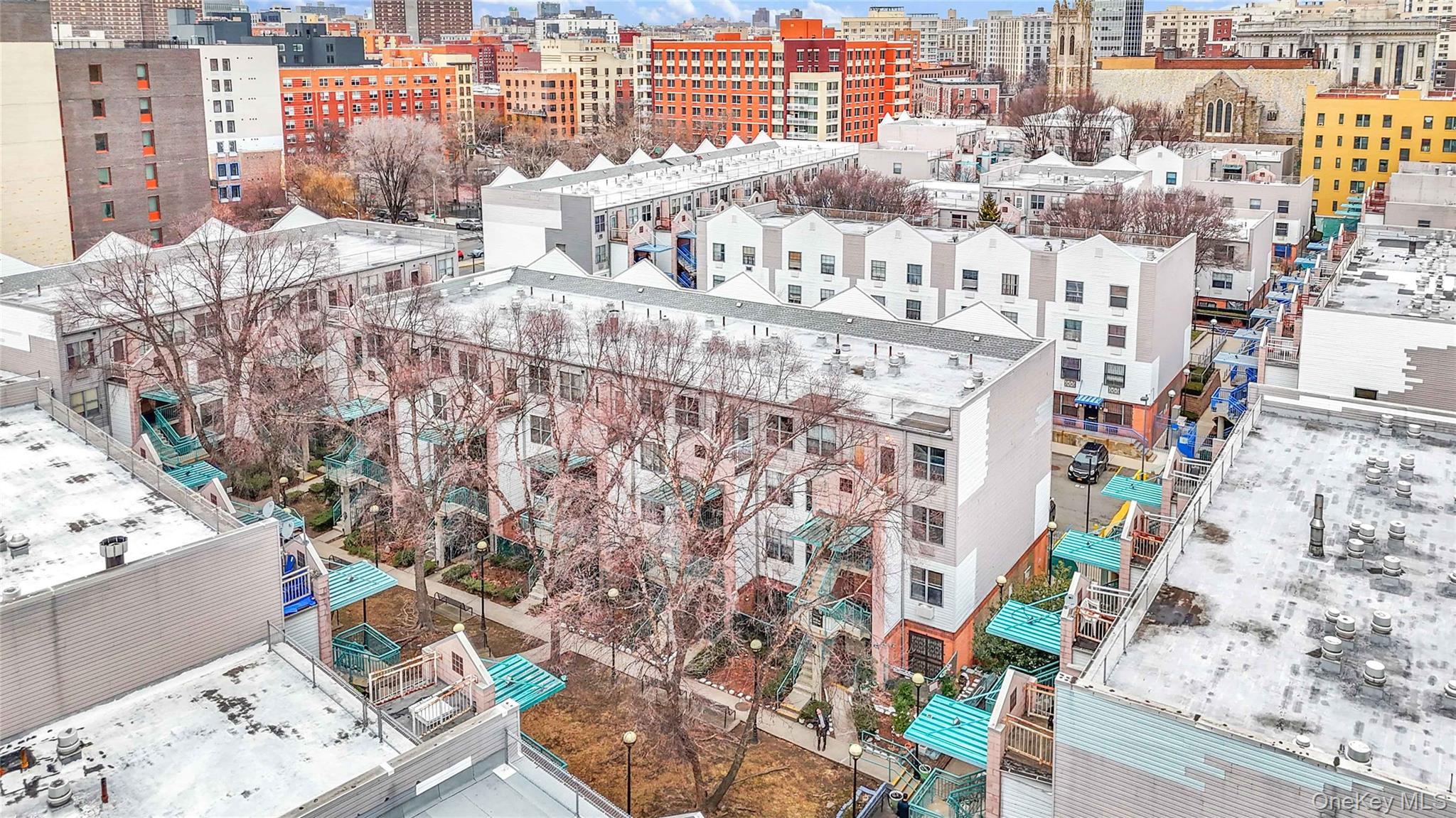 #14 photo, 749 Saint Anns Avenue, הברונקס Bronx , NY 10456