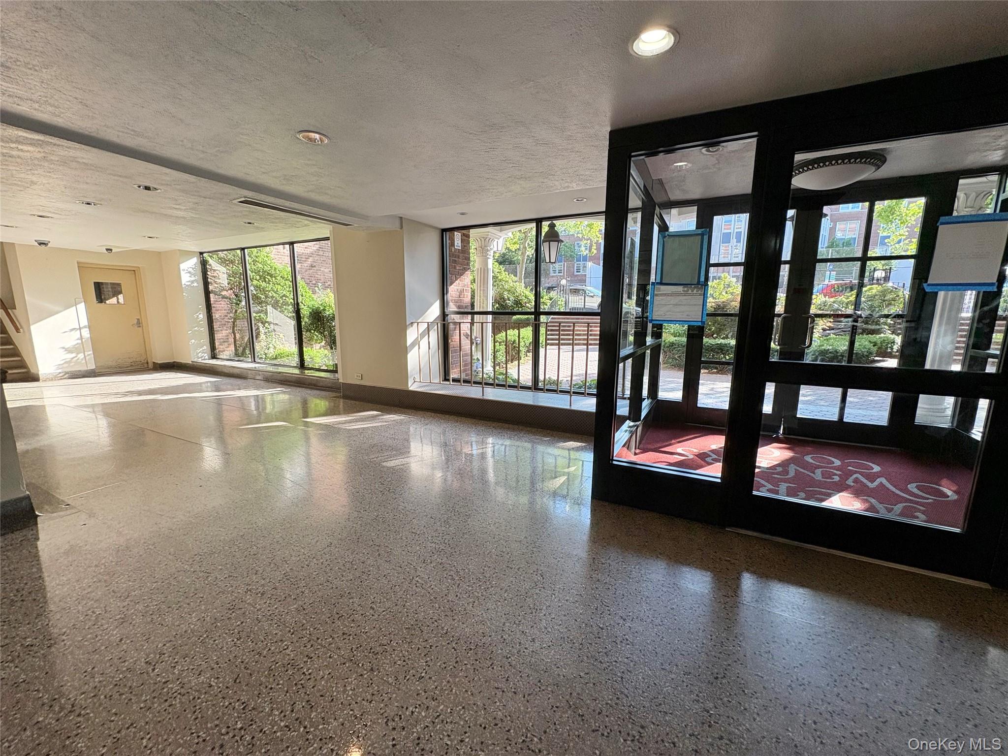 #10 photo, 63-61 Yellowstone Boulevard, 皇后區 Forest Hills , NY 11375