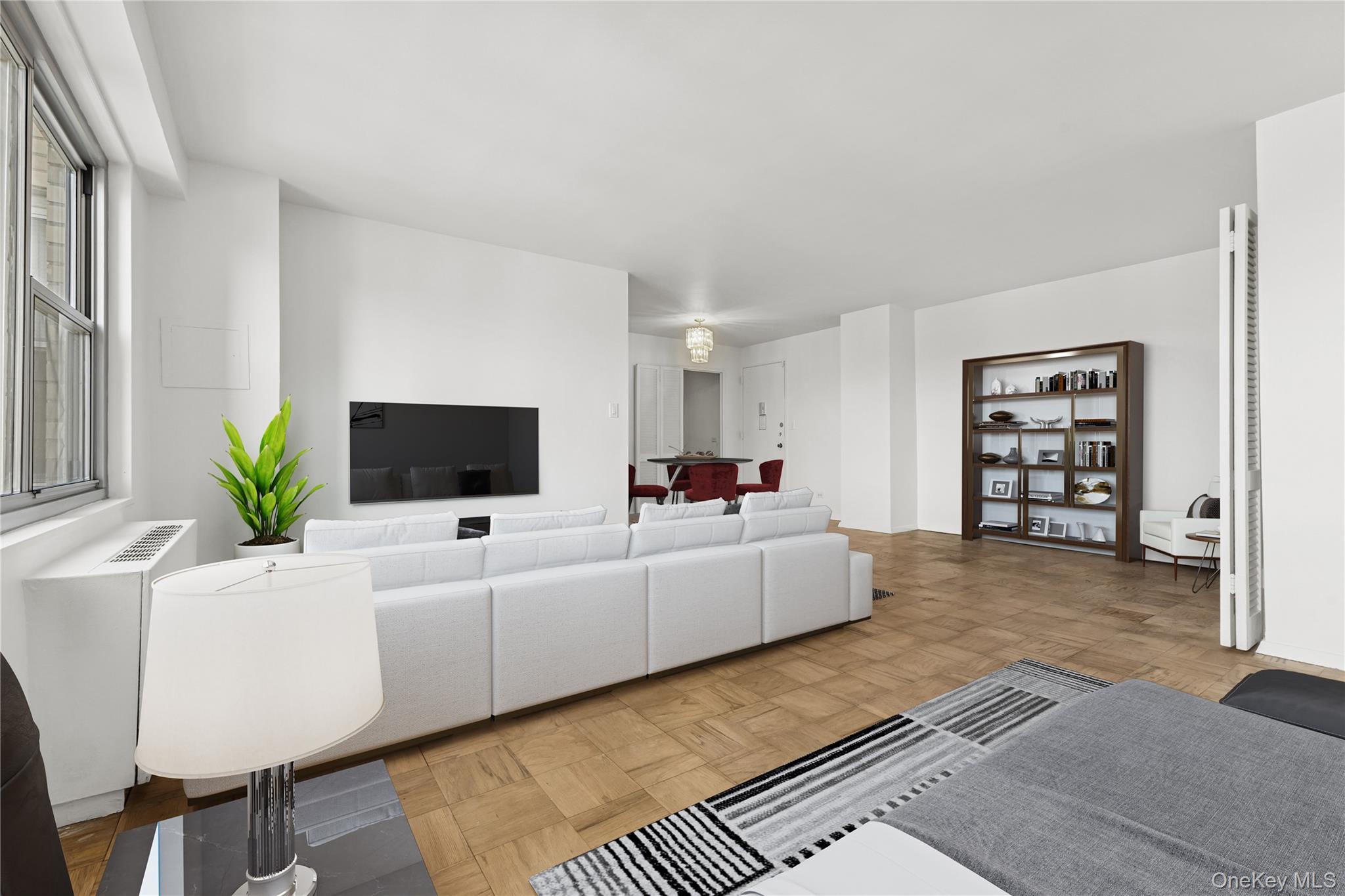 #3 photo, 110-11 Queens Boulevard, קווינס Forest Hills , NY 11375