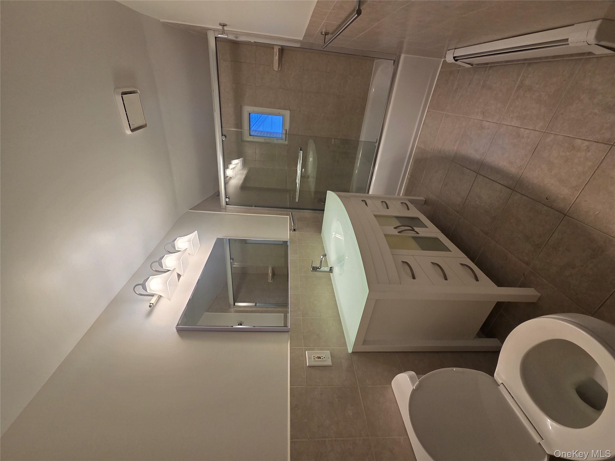 #6 photo, 9 Court Street, Elmont , NY 11003