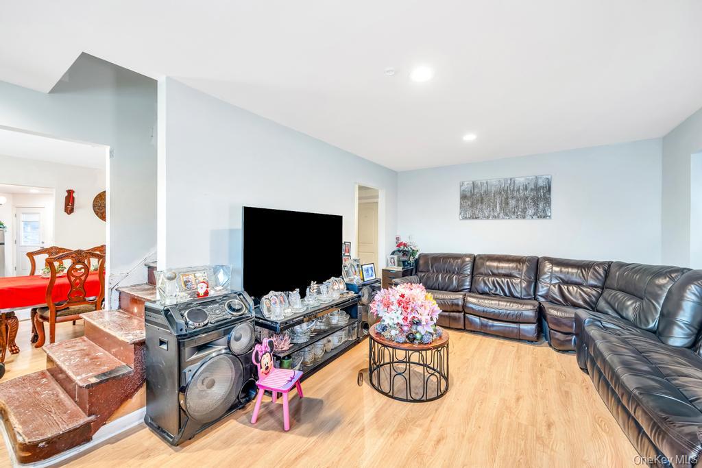 #13 photo, 622 Wyngate Drive, Valley Stream , NY 11580