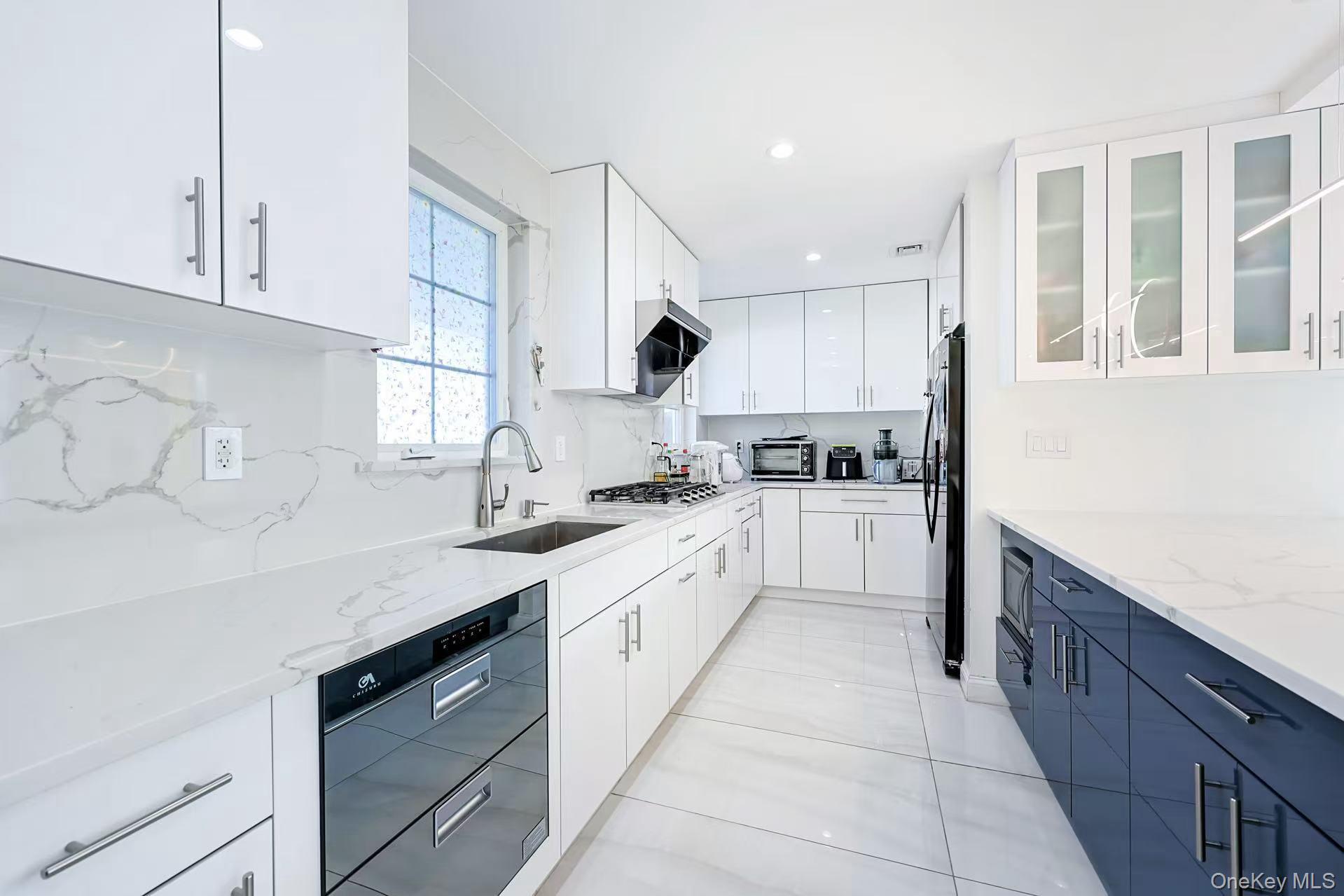 #14 photo, 110 Melrose Avenue, Нассау ‖ East Rockaway , NY 11518