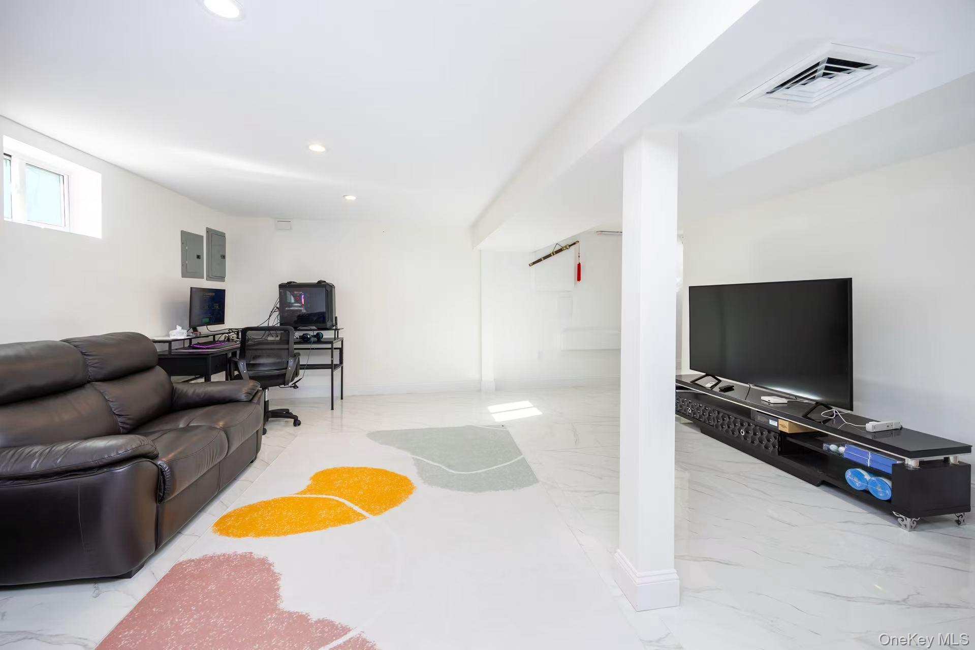 #7 photo, 110 Melrose Avenue, Нассау ‖ East Rockaway , NY 11518