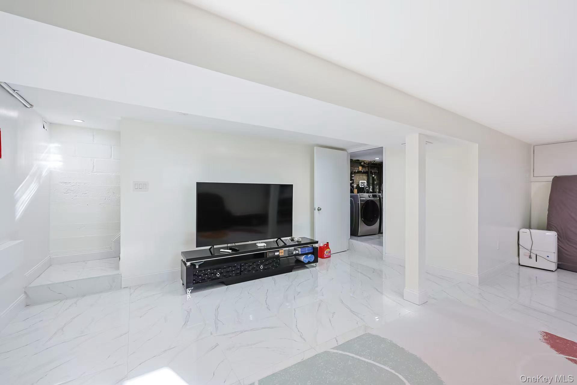 #8 photo, 110 Melrose Avenue, Нассау ‖ East Rockaway , NY 11518