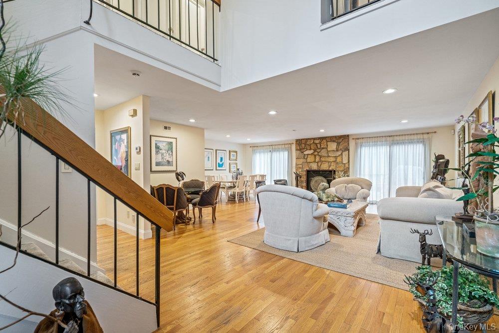 #3 photo, 230 Hamlet Drive, Нассау ‖ Jericho , NY 11753