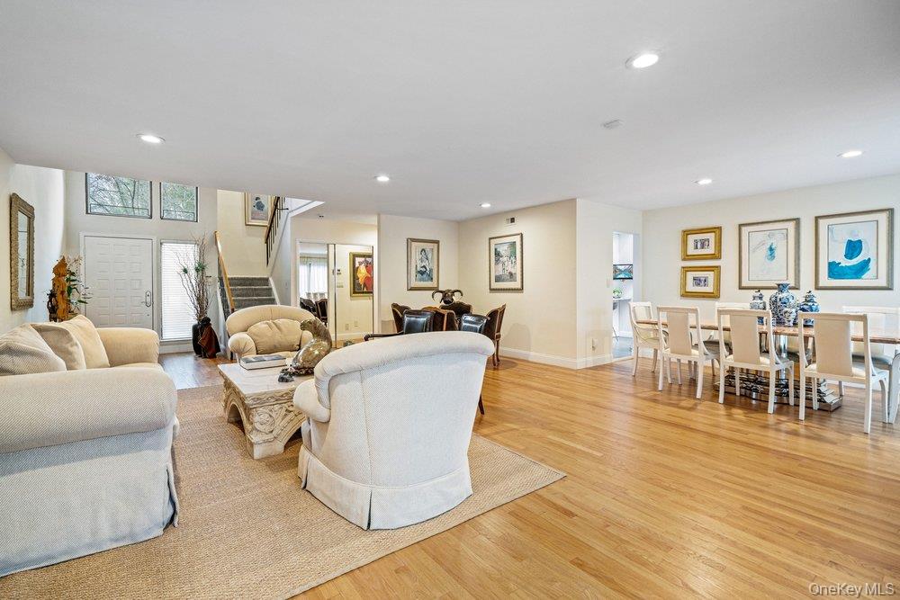 #4 photo, 230 Hamlet Drive, Нассау ‖ Jericho , NY 11753