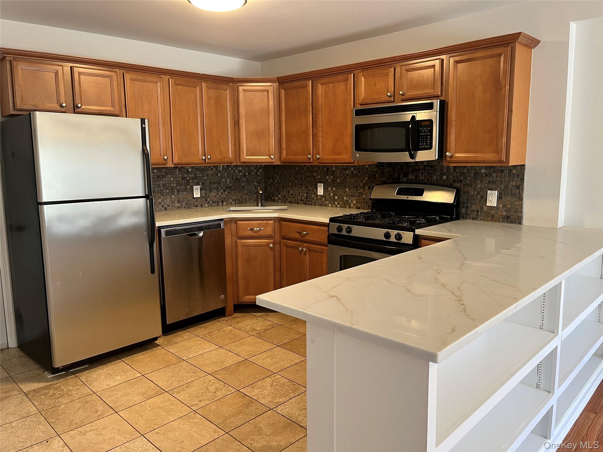 #3 photo, 107 Lincoln Avenue, 뉴욕주 West Harrison , NY 10604