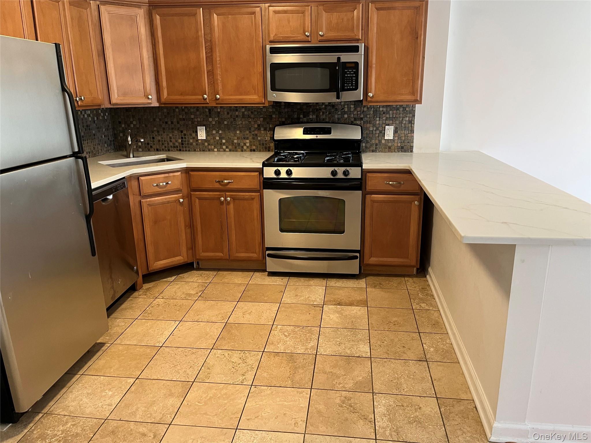 #4 photo, 107 Lincoln Avenue, 뉴욕주 West Harrison , NY 10604