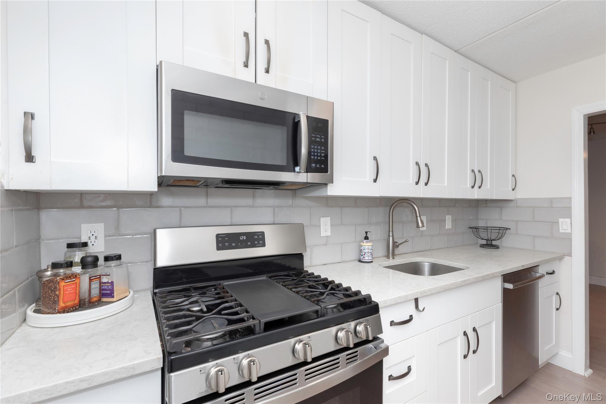 #11 photo, 4 Consulate Drive, Tuckahoe , NY 10707