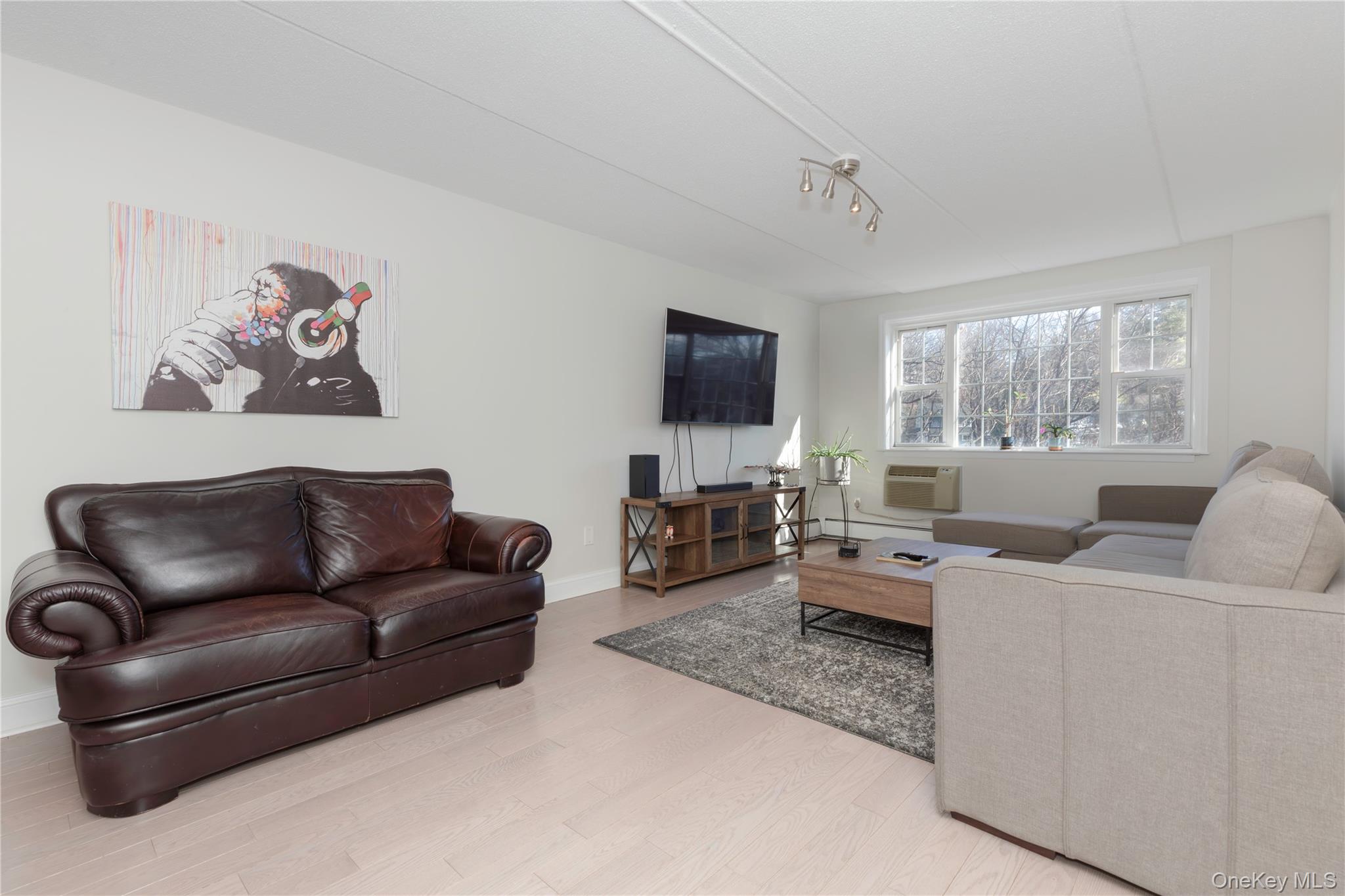 #4 photo, 4 Consulate Drive, Tuckahoe , NY 10707