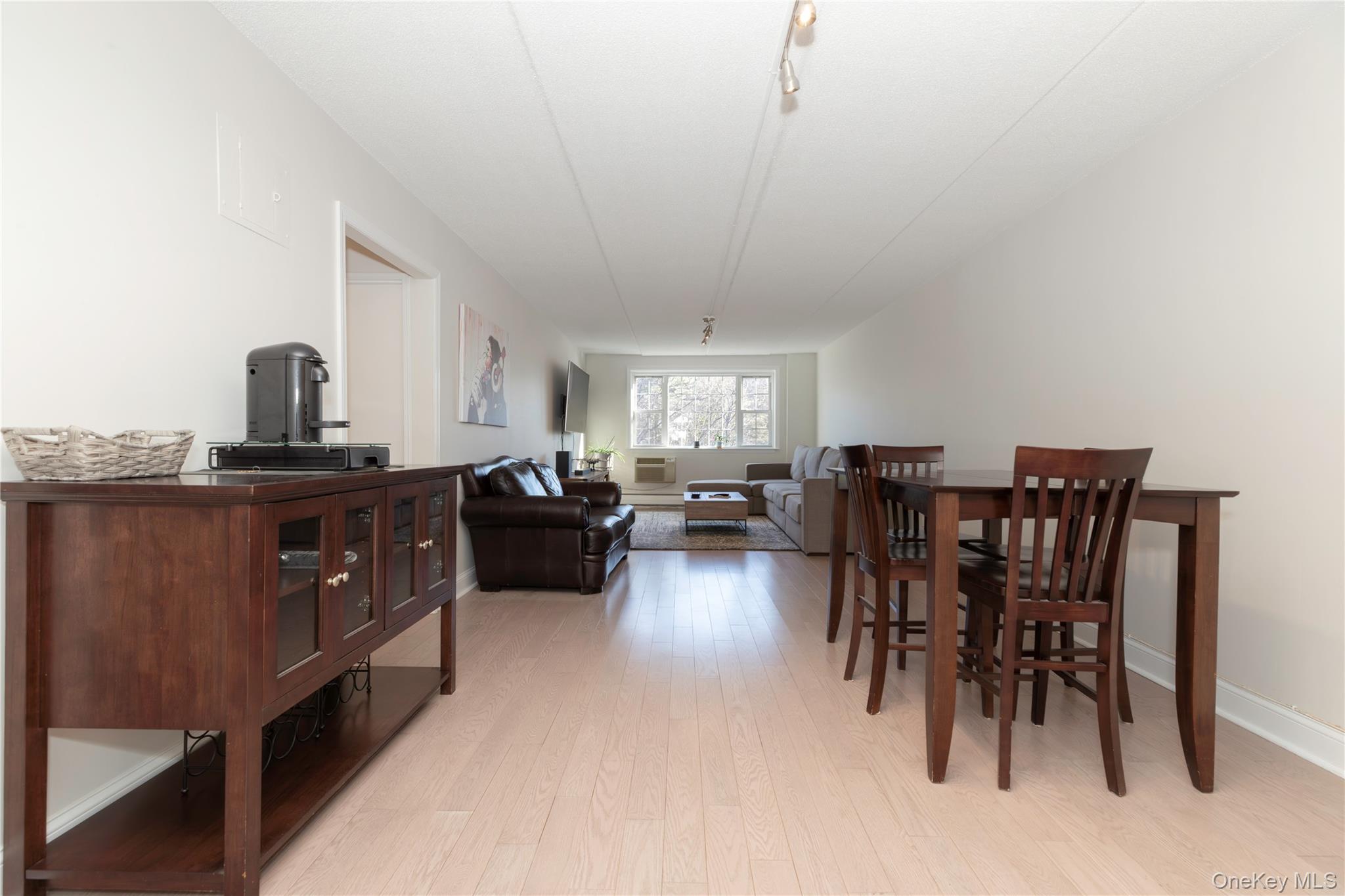 #6 photo, 4 Consulate Drive, Tuckahoe , NY 10707