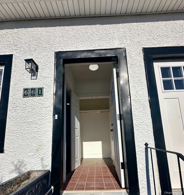 #3 photo, 661 E Olive Street, नासाउ काउंटी Long Beach , NY 11561