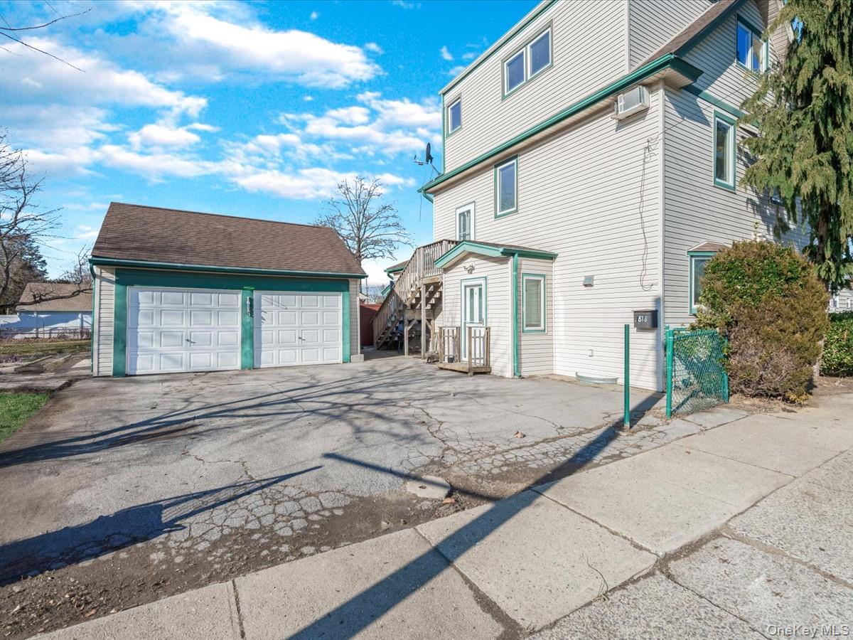 #3 photo, 618 Jennings Avenue, Нассау ‖ West Hempstead , NY 11552