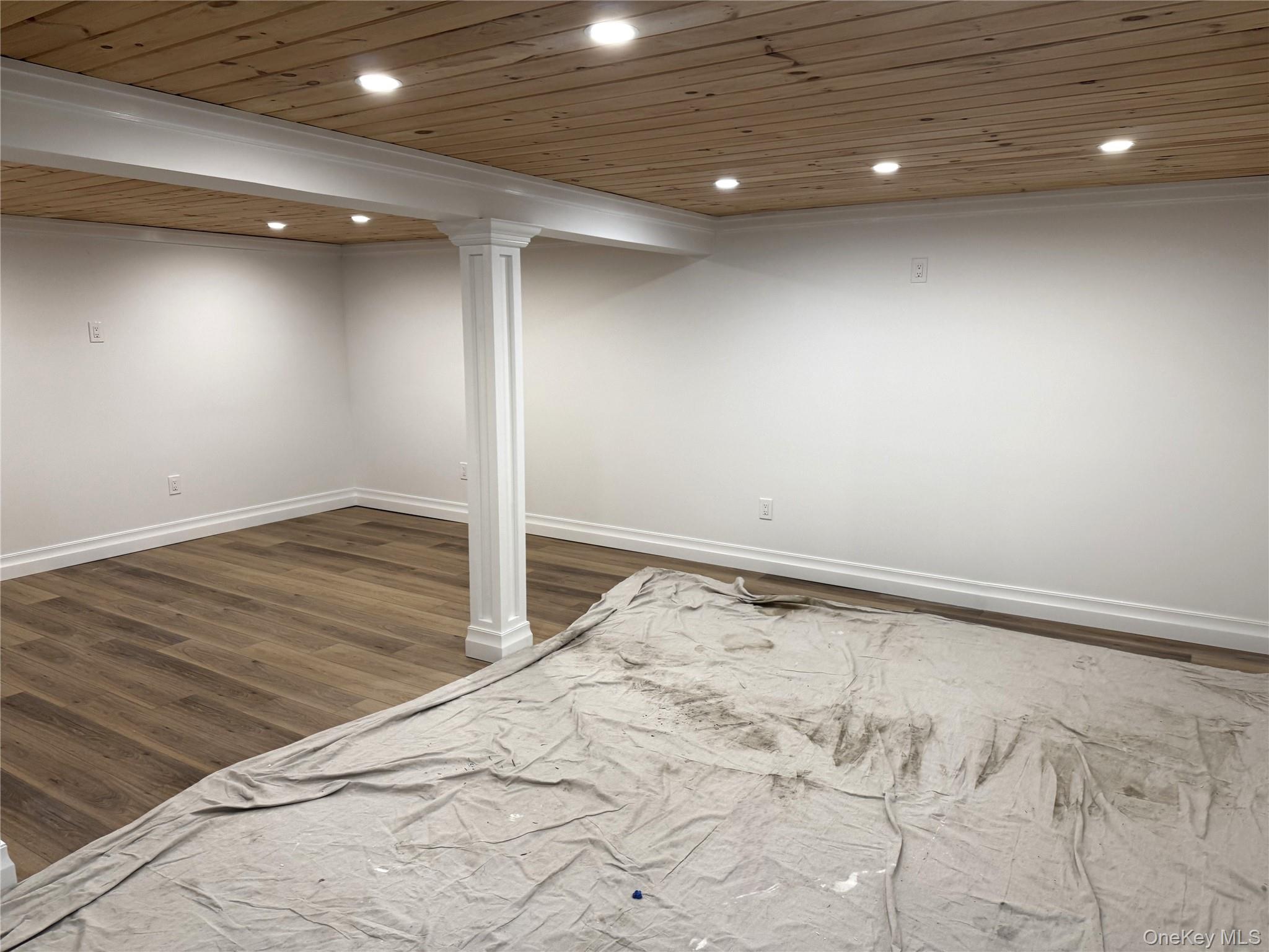 #12 photo, 696 N Delaware Avenue, سوفولك Lindenhurst , NY 11757