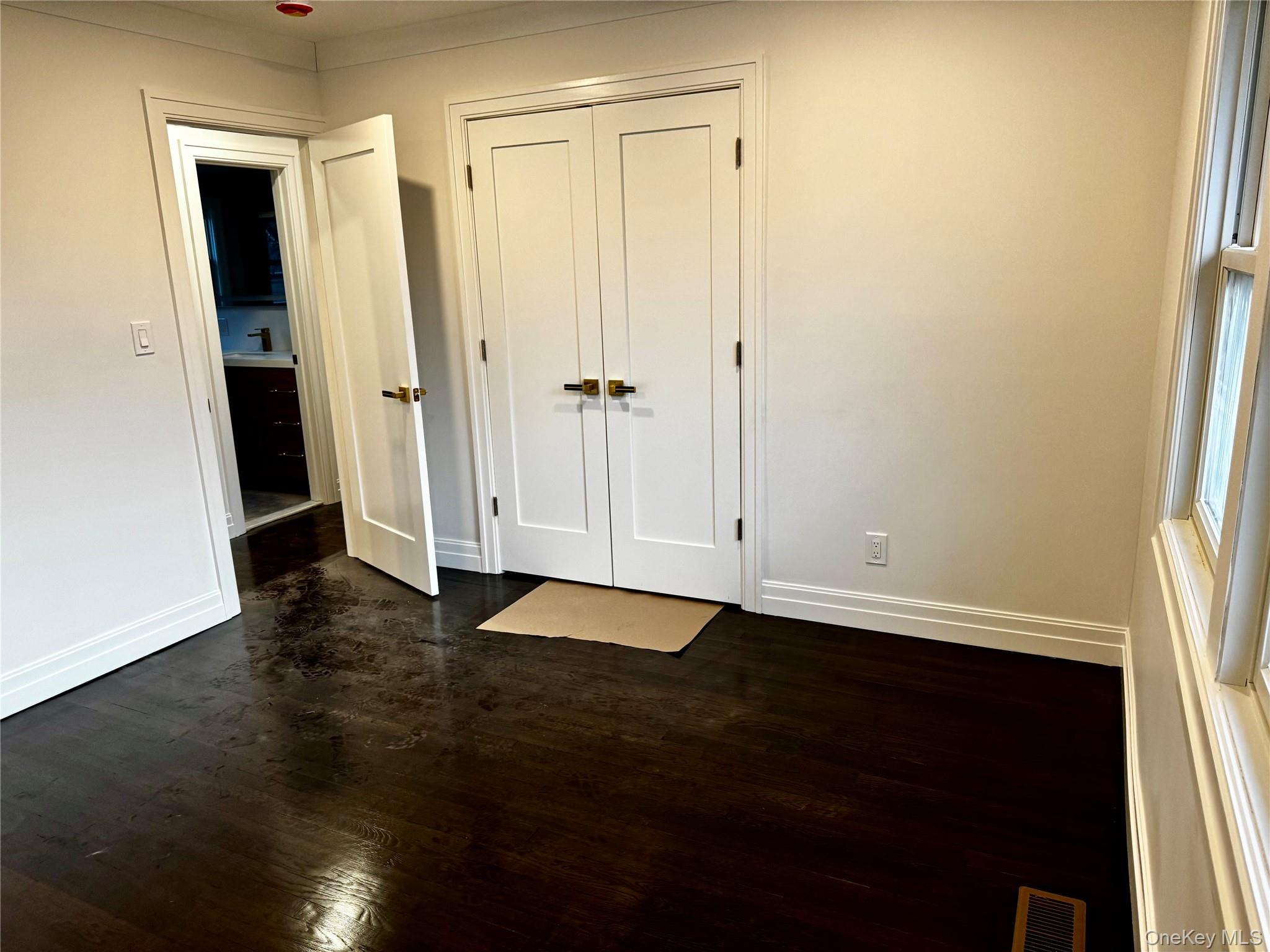 #7 photo, 696 N Delaware Avenue, سوفولك Lindenhurst , NY 11757