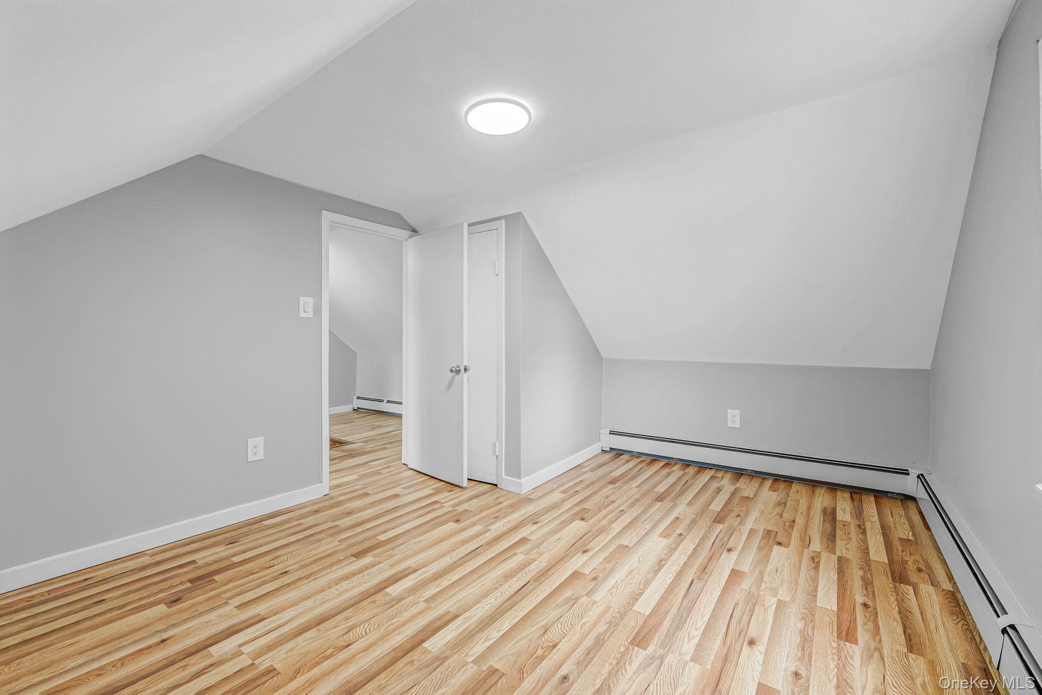 #10 photo, 78 S Franklin Street, नासाउ काउंटी Hempstead , NY 11550