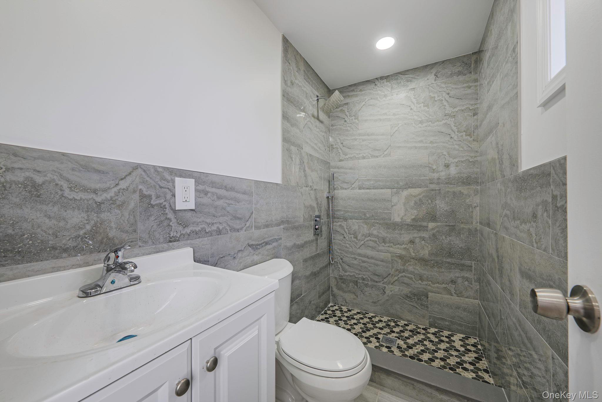 #6 photo, 78 S Franklin Street, नासाउ काउंटी Hempstead , NY 11550