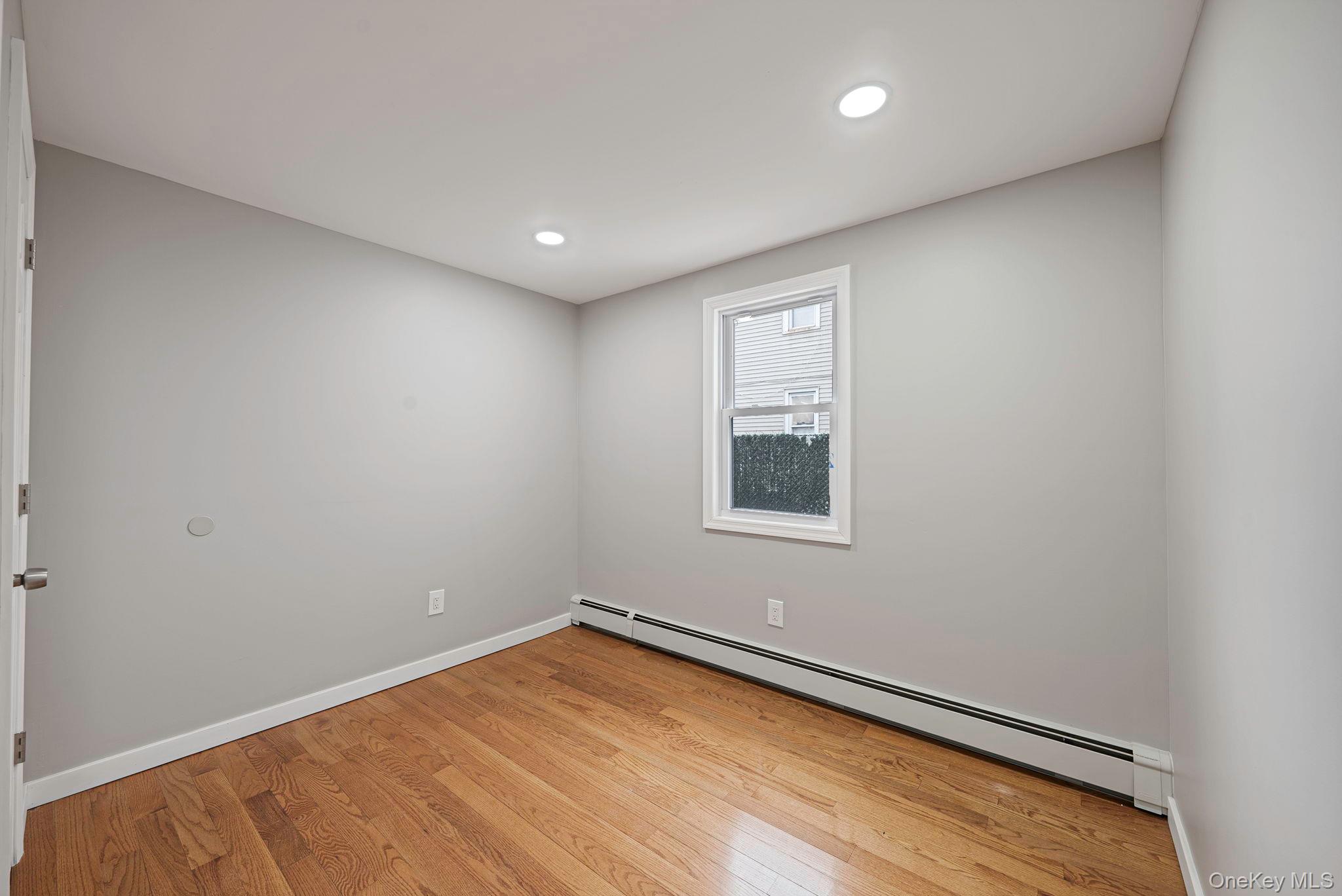 #7 photo, 78 S Franklin Street, नासाउ काउंटी Hempstead , NY 11550