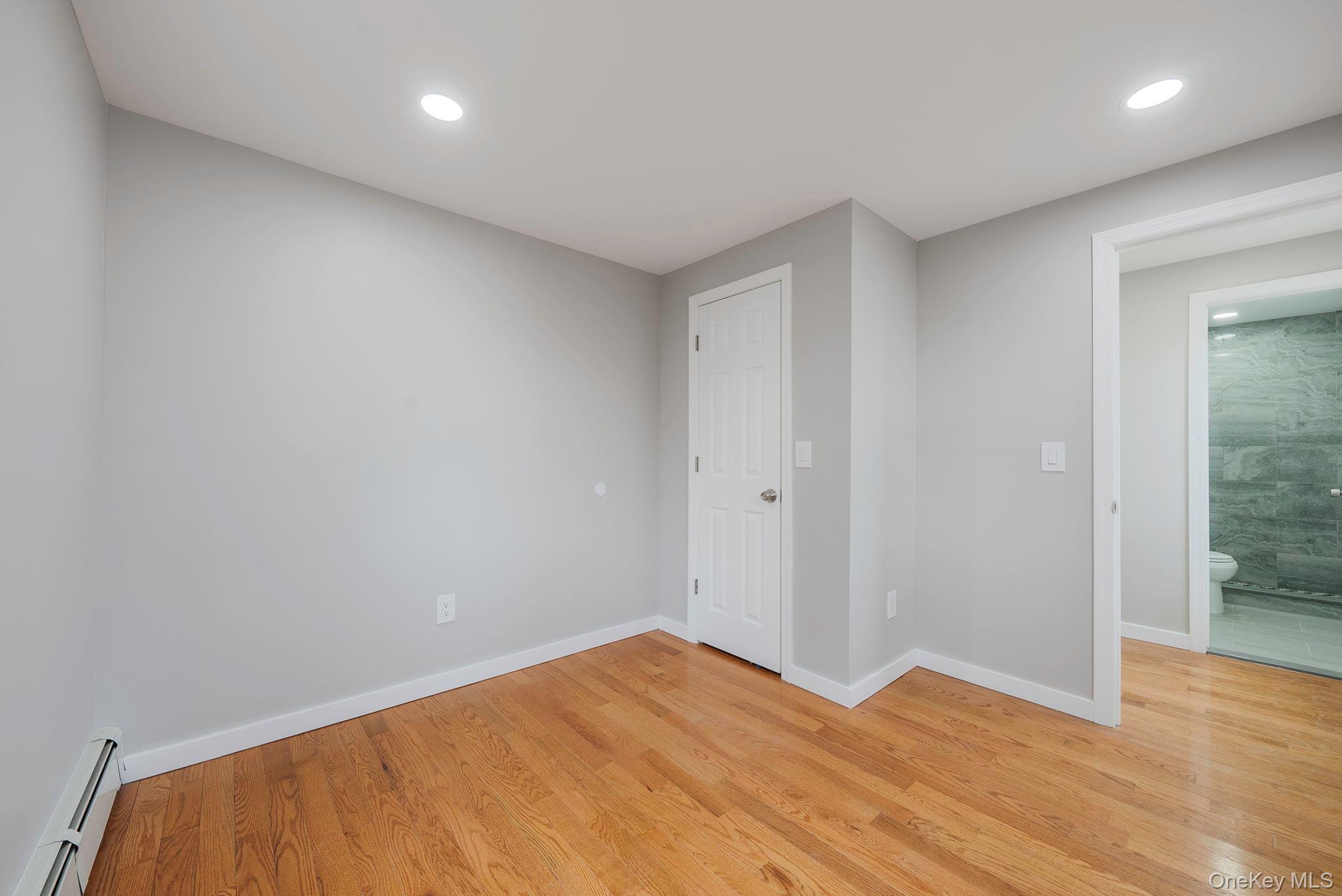 #8 photo, 78 S Franklin Street, नासाउ काउंटी Hempstead , NY 11550