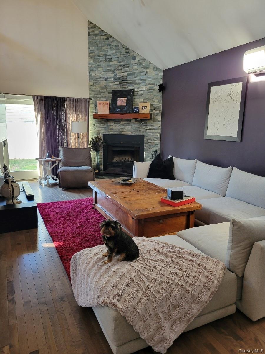 #6 photo, 2 Martin Place, Northport , NY 11768