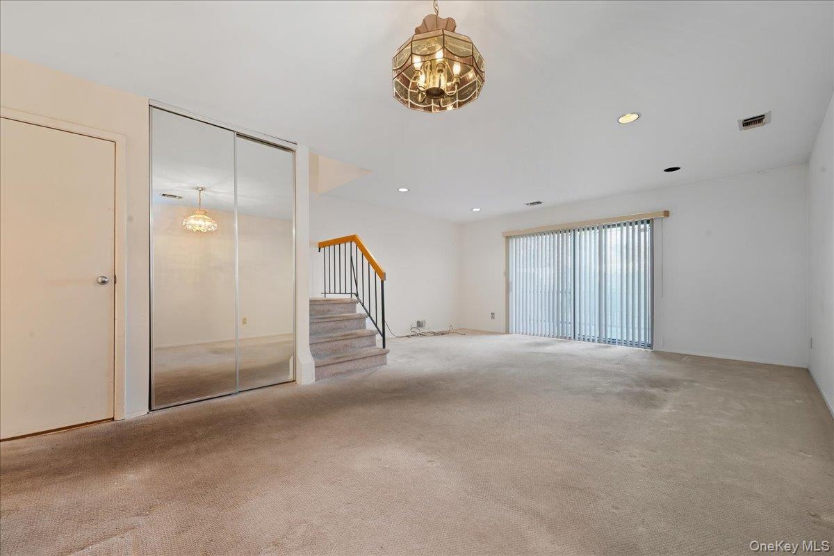 #12 photo, 132 Laurel Lane, Нассау ‖ Wantagh , NY 11793