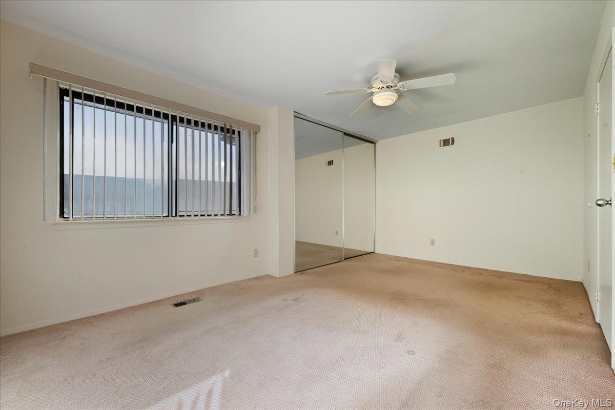 #17 photo, 132 Laurel Lane, Нассау ‖ Wantagh , NY 11793