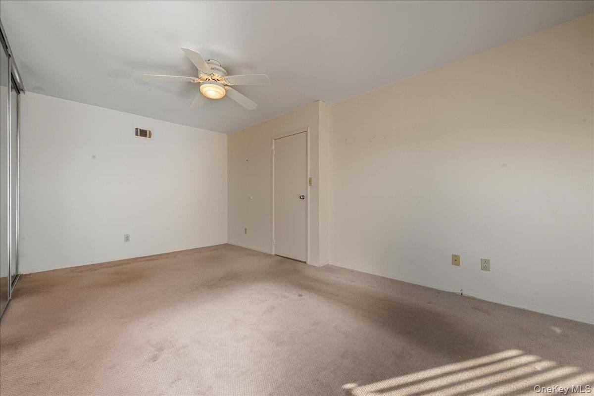 #18 photo, 132 Laurel Lane, Нассау ‖ Wantagh , NY 11793