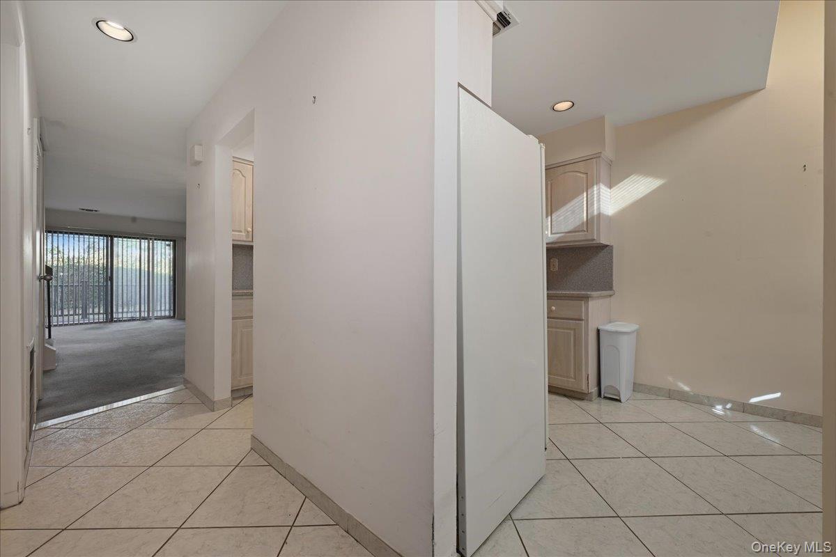 #5 photo, 132 Laurel Lane, Нассау ‖ Wantagh , NY 11793