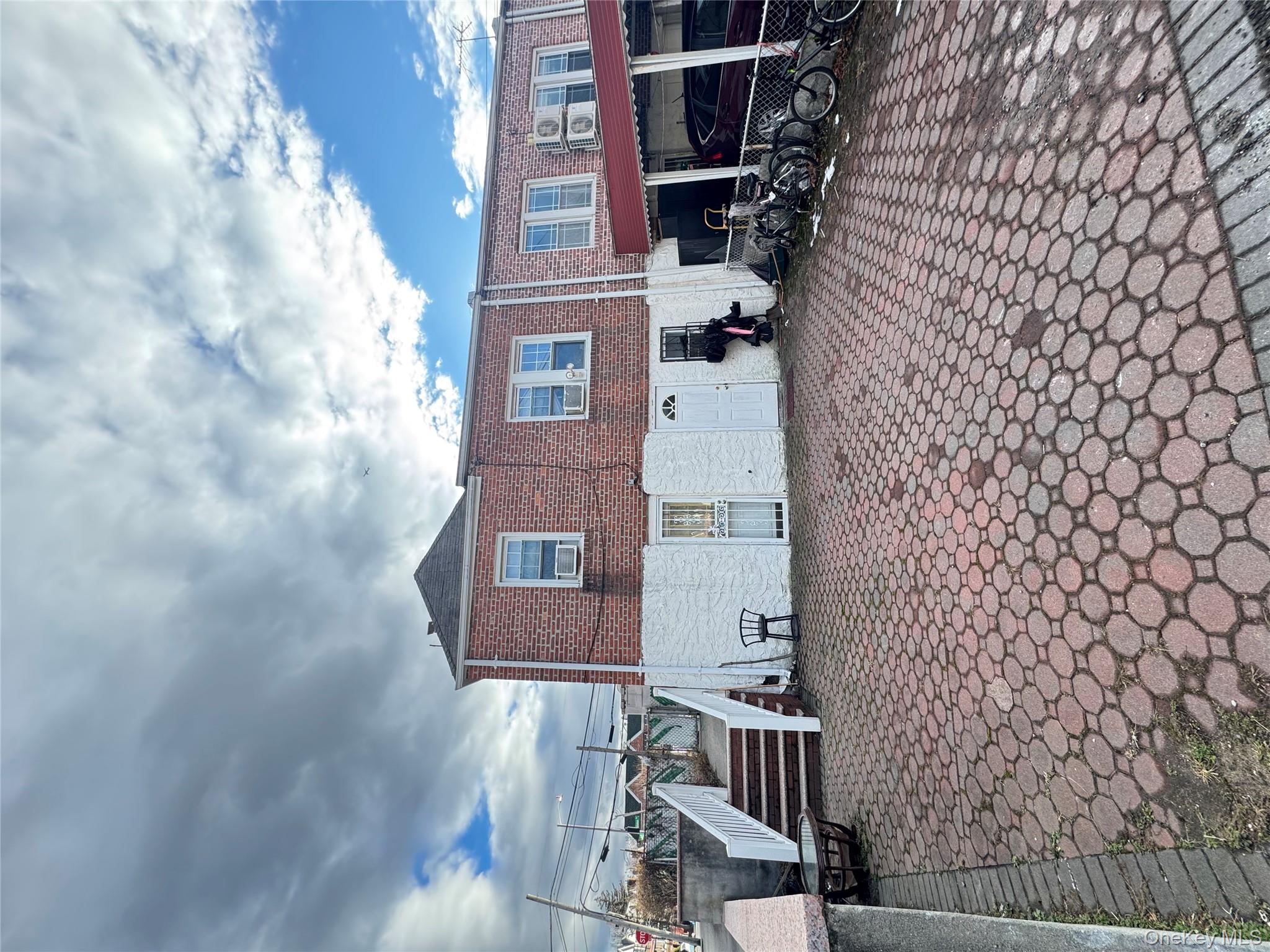 #3 photo, 7291 Calamus Avenue, Woodside , NY 11377