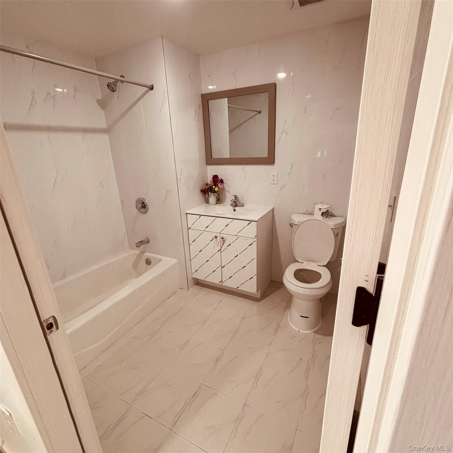 #10 photo, 70-40 45th Avenue, קווינס Woodside , NY 11377