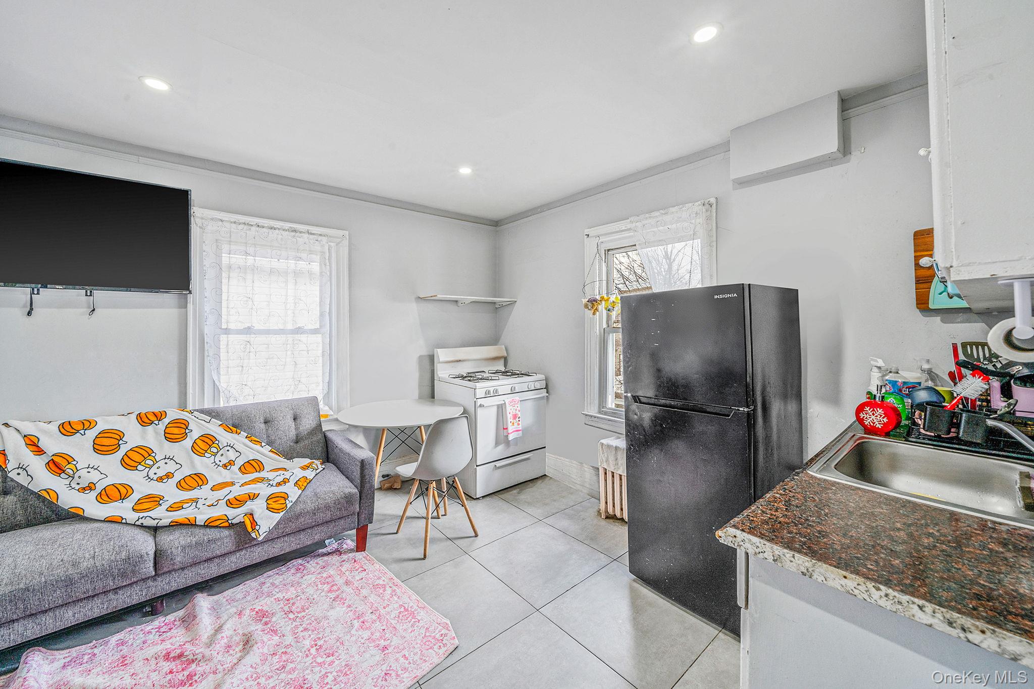 #10 photo, 200 Princeton Street, Нассау ‖ Hempstead , NY 11550