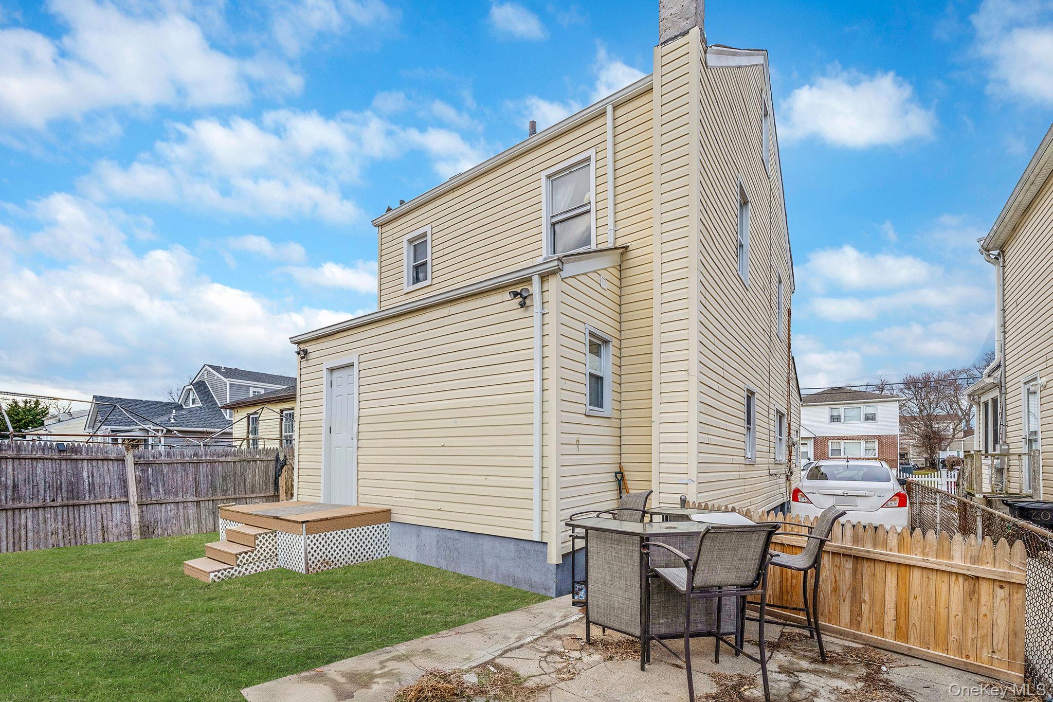 #7 photo, 200 Princeton Street, Нассау ‖ Hempstead , NY 11550