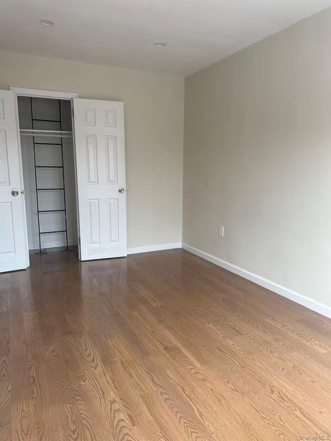 #11 photo, 8309 57th Avenue, קווינס Elmhurst , NY 11373