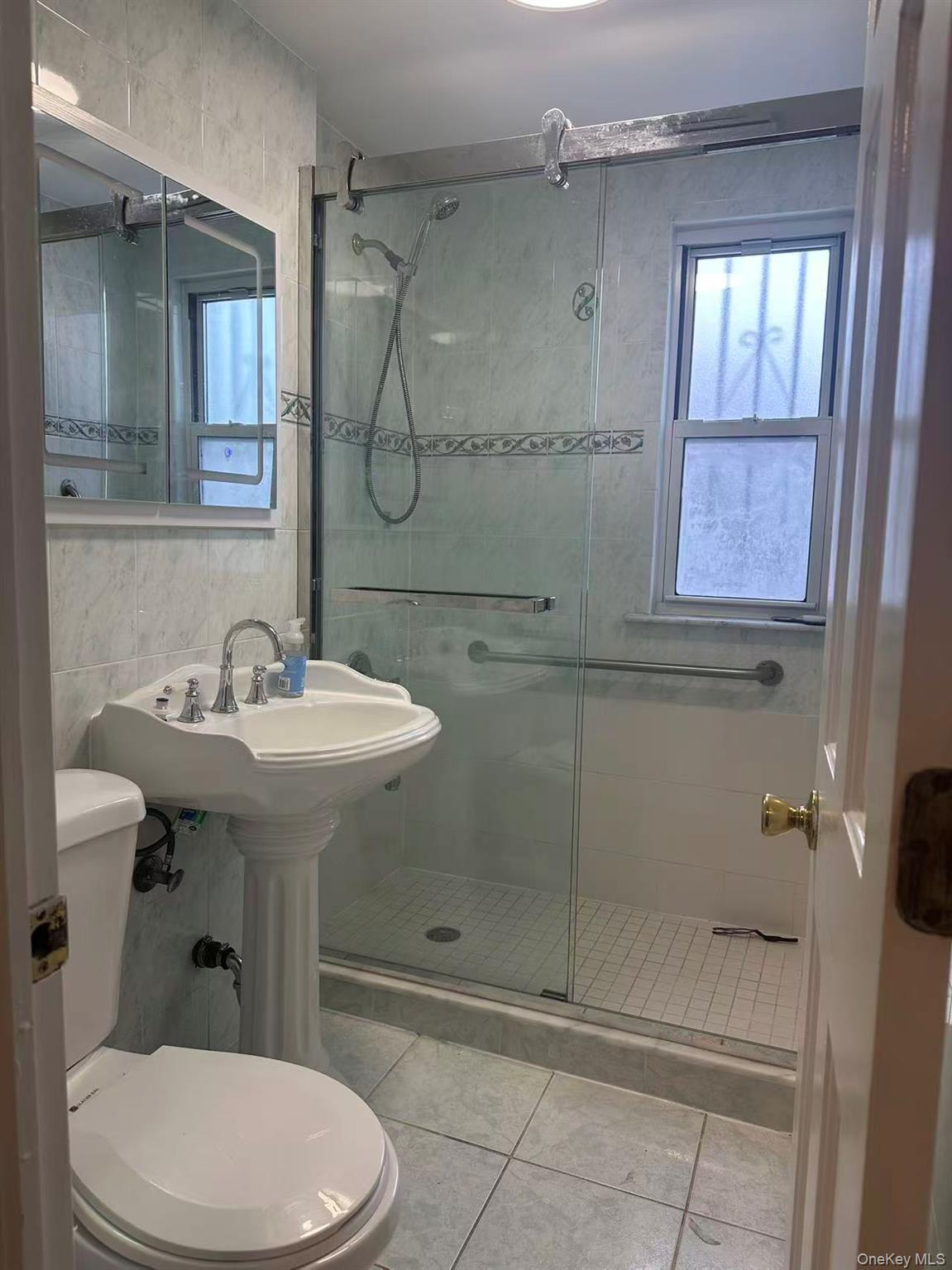 #12 photo, 8309 57th Avenue, קווינס Elmhurst , NY 11373