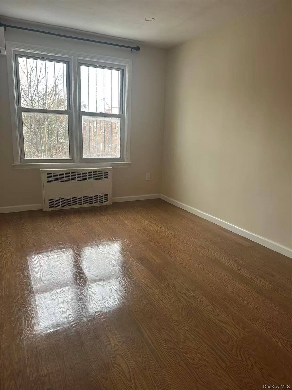 #14 photo, 8309 57th Avenue, קווינס Elmhurst , NY 11373