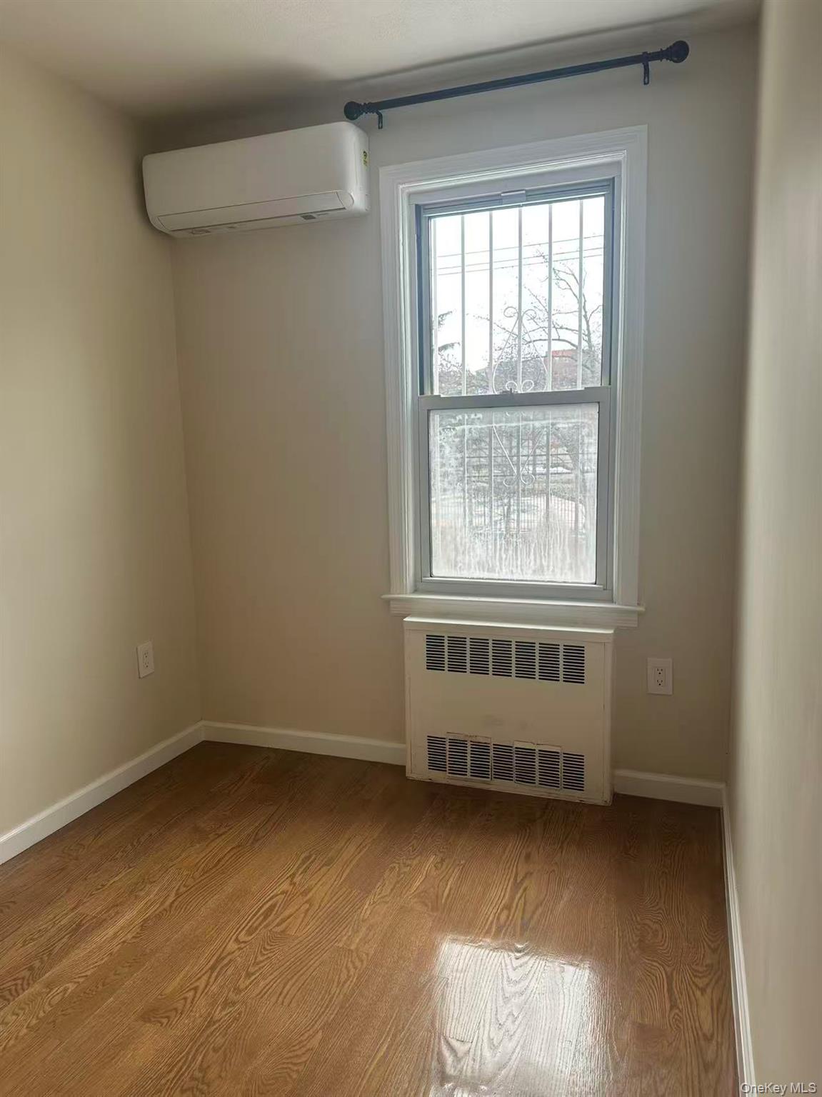 #9 photo, 8309 57th Avenue, קווינס Elmhurst , NY 11373