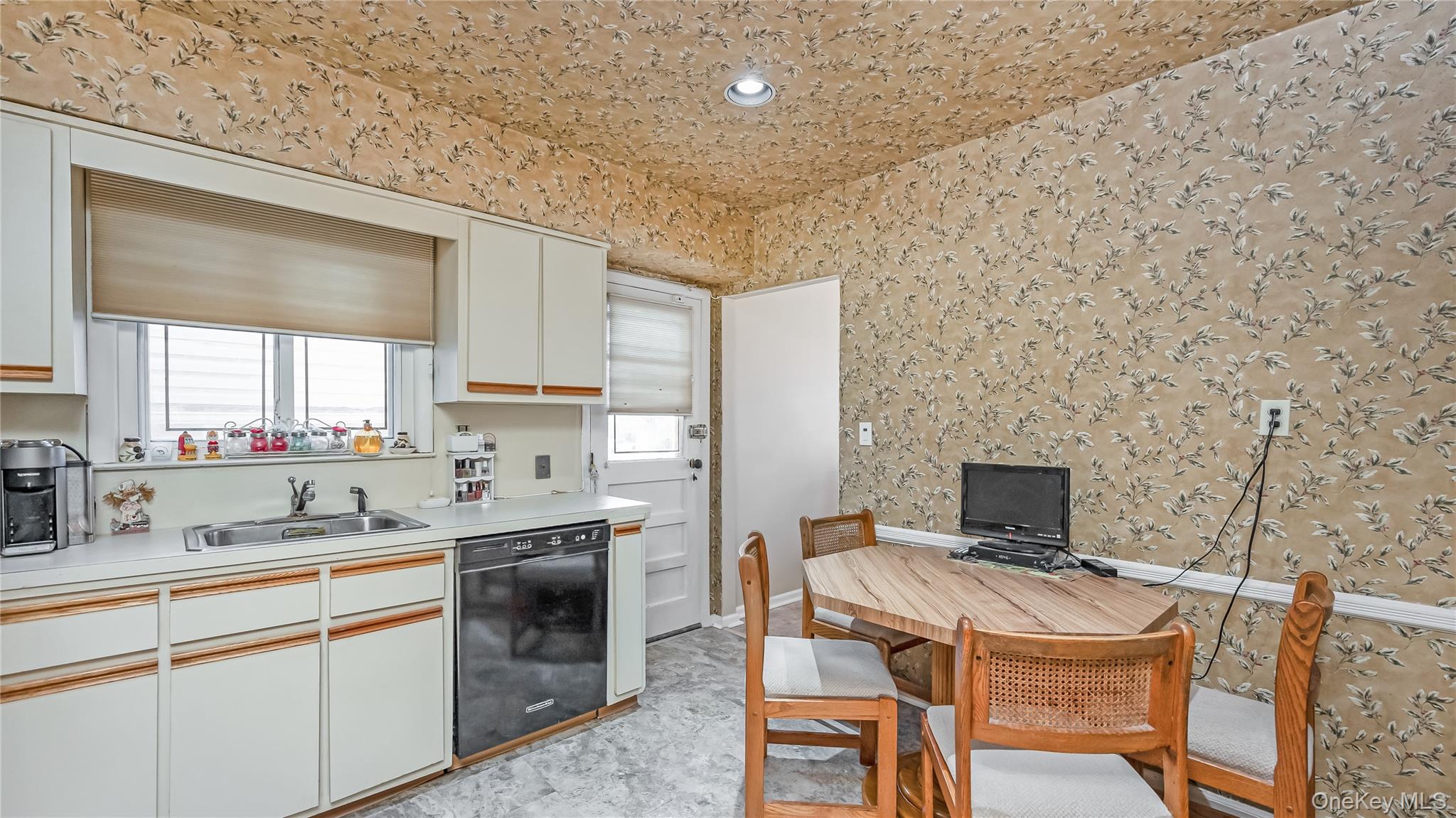 #17 photo, 85-19 212th Street, Hollis Hills , NY 11427