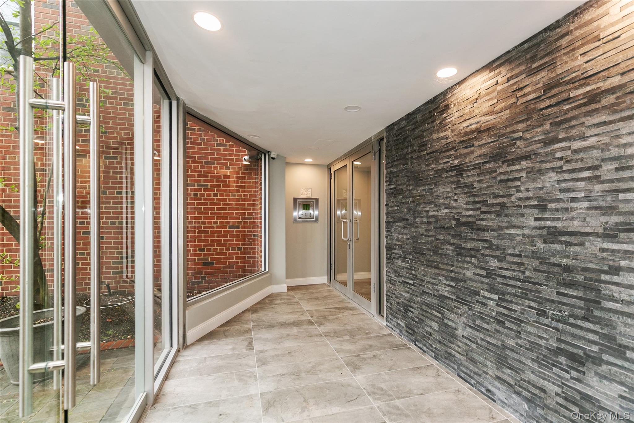 #2 photo, 195 S Middle Neck Road, Нассау ‖ Great Neck , NY 11021