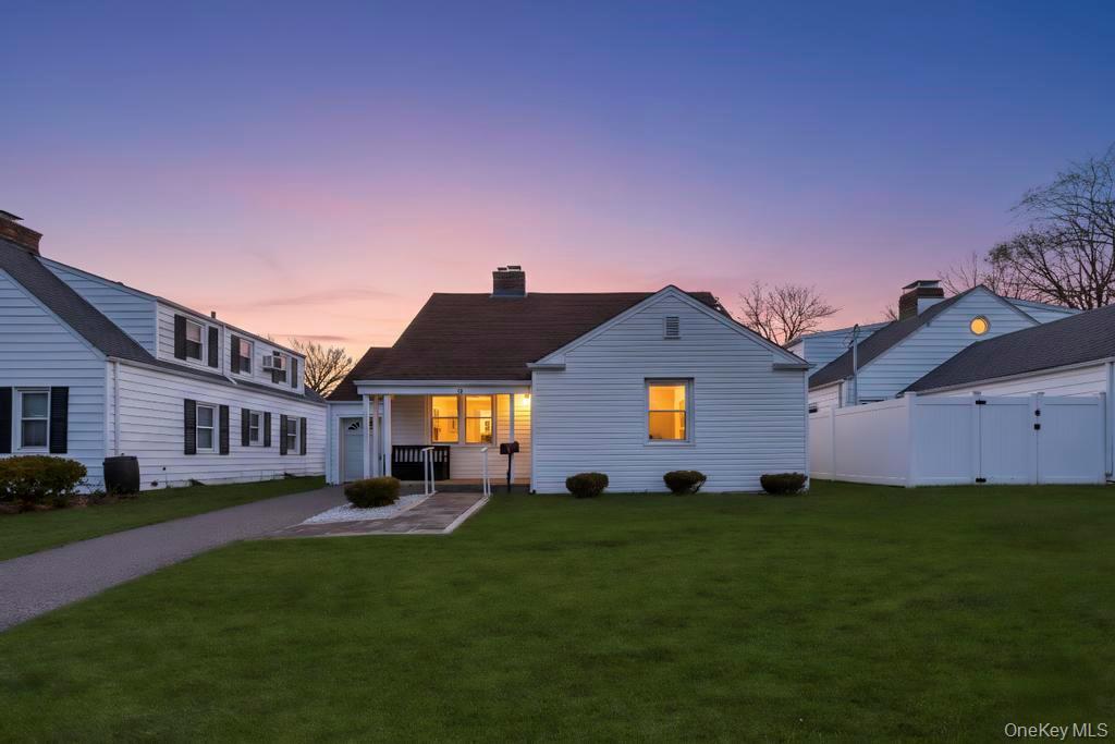 #1 photo, 88 Krug Place, Mineola , NY 11501