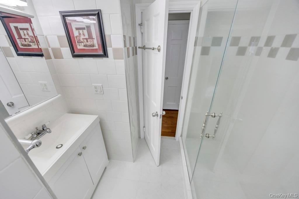 #10 photo, 88 Krug Place, Mineola , NY 11501