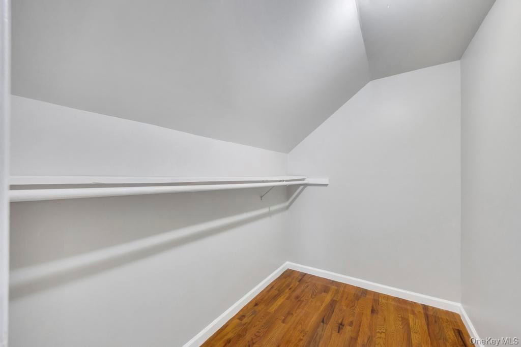 #14 photo, 88 Krug Place, Mineola , NY 11501