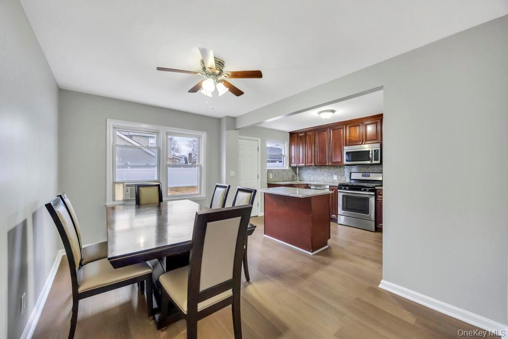 #7 photo, 88 Krug Place, Mineola , NY 11501