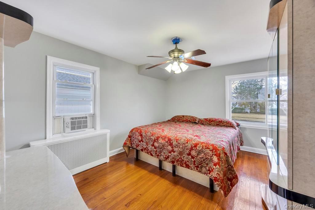 #9 photo, 88 Krug Place, Mineola , NY 11501