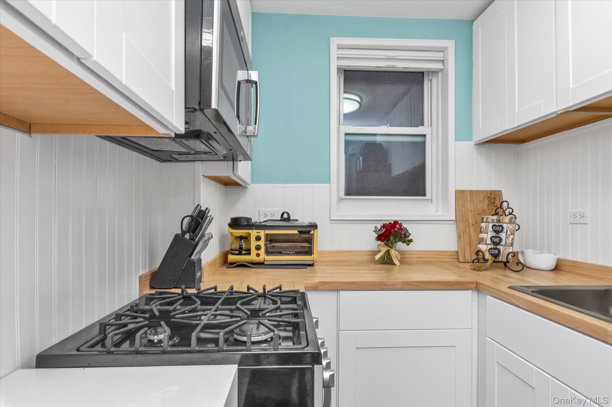 #8 photo, 44-20 Douglaston Parkway, Douglaston , NY 11363